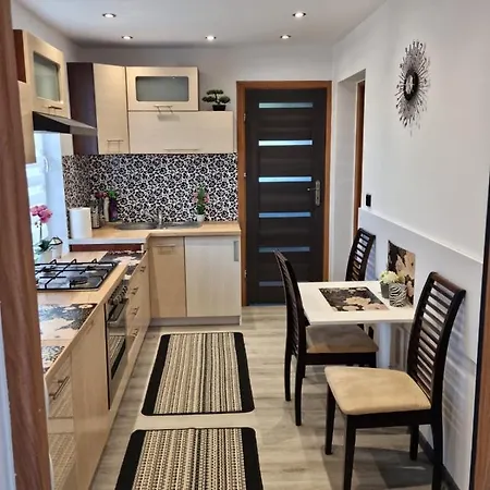 Lesny Zakatek * روميا