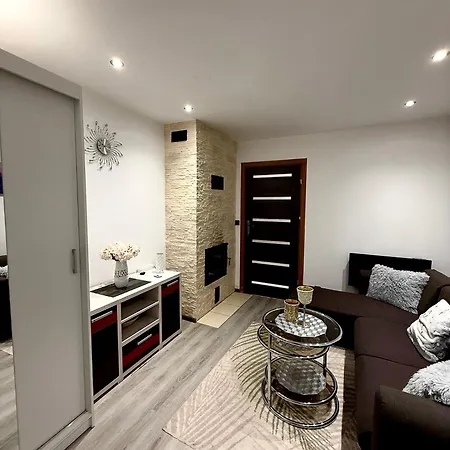 Lesny Zakatek شقة روميا